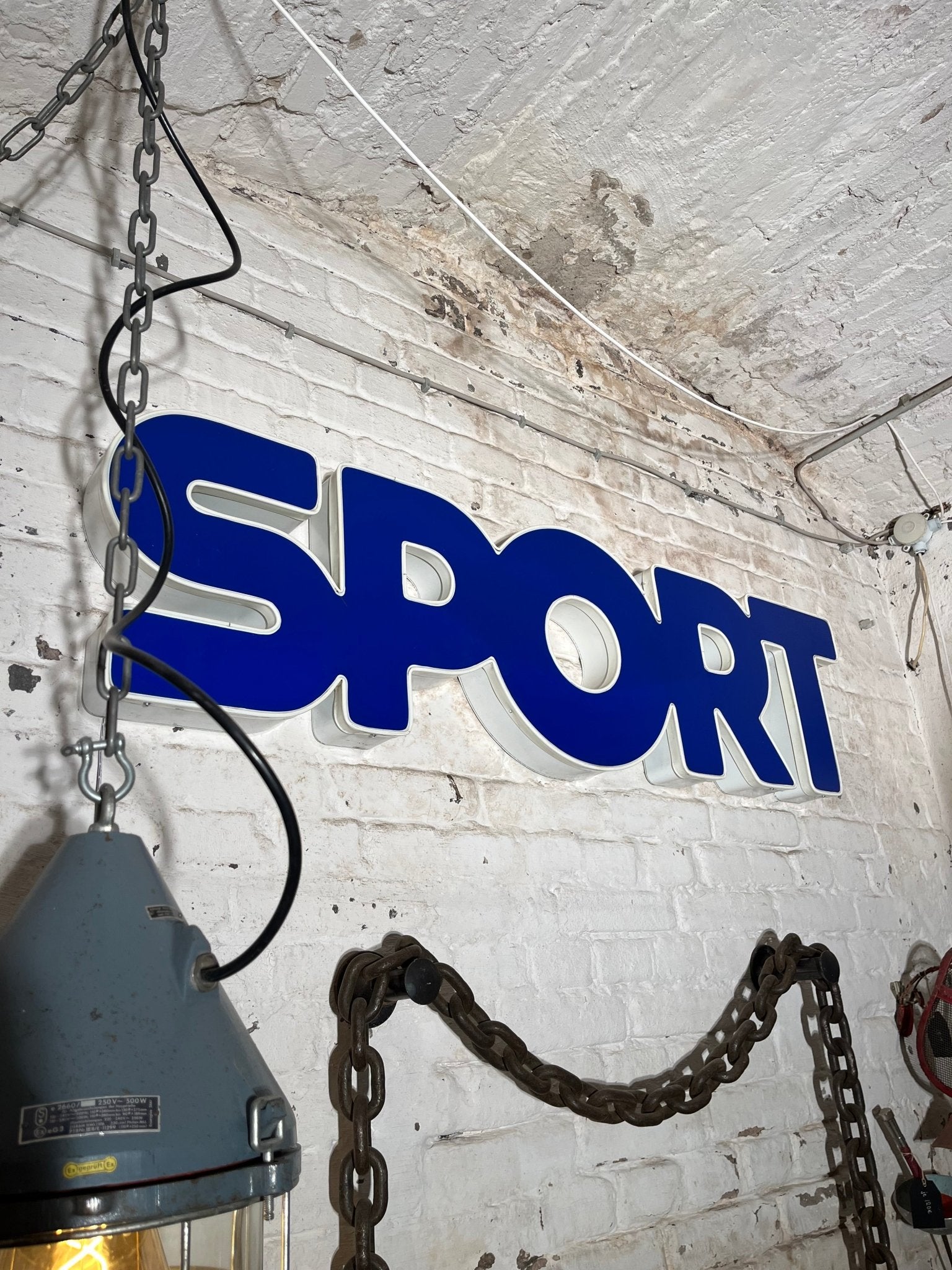 Leuchtschriftzug „Sport“ – Original Leuchtreklame Metall - goodoldletters