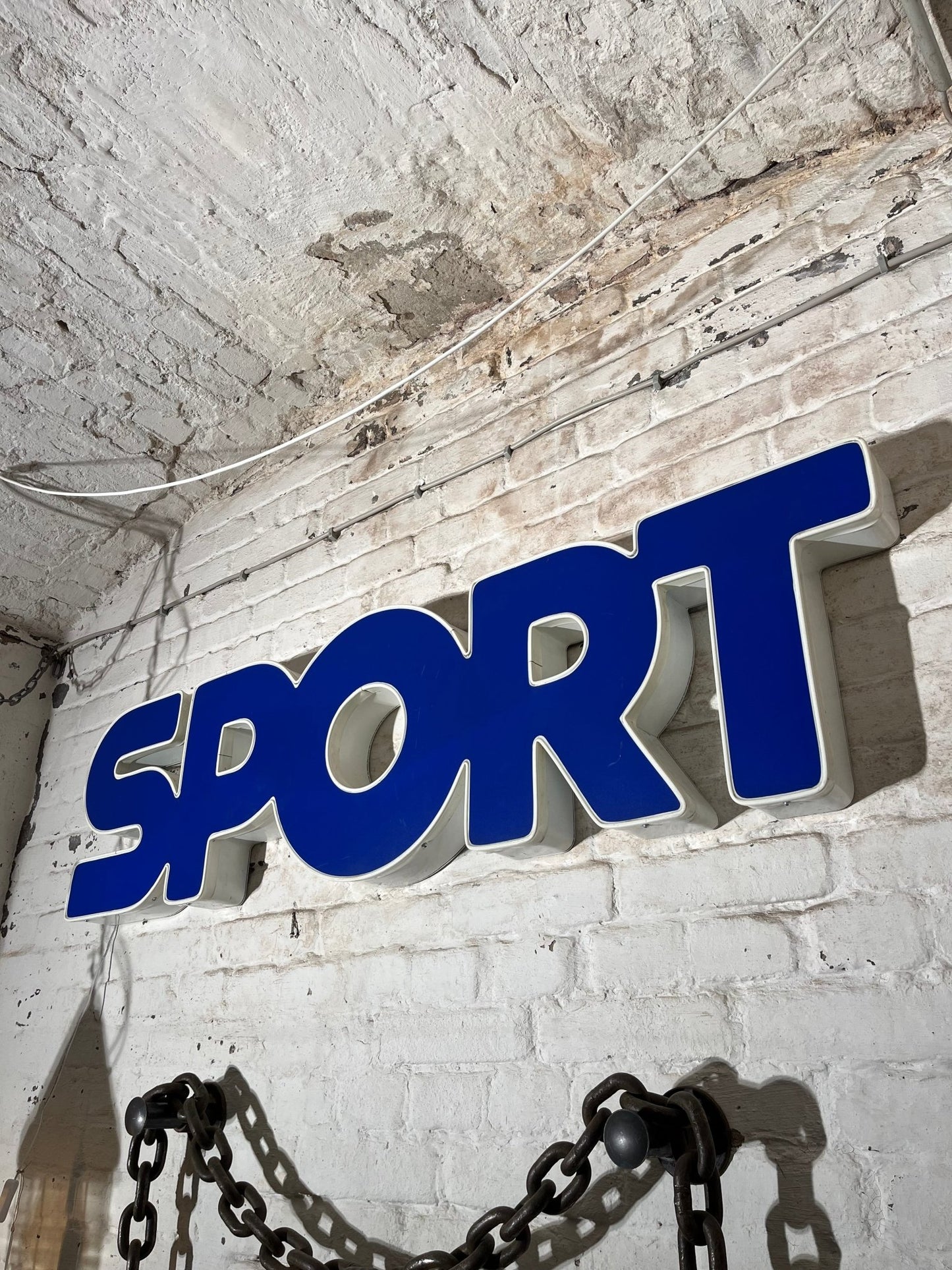 Leuchtschriftzug „Sport“ – Original Leuchtreklame Metall - goodoldletters