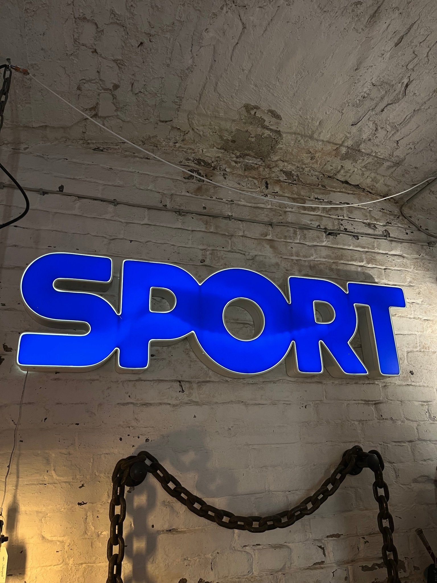Leuchtschriftzug „Sport“ – Original Leuchtreklame Metall - goodoldletters