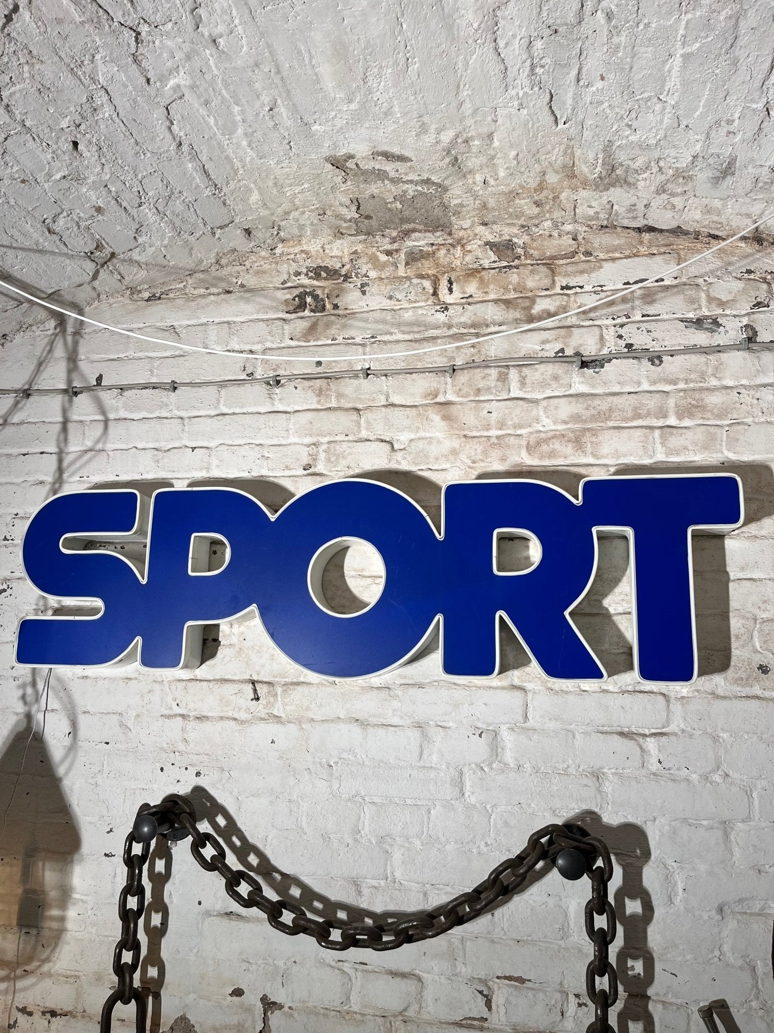 Leuchtschriftzug „Sport“ – Original Leuchtreklame Metall - goodoldletters