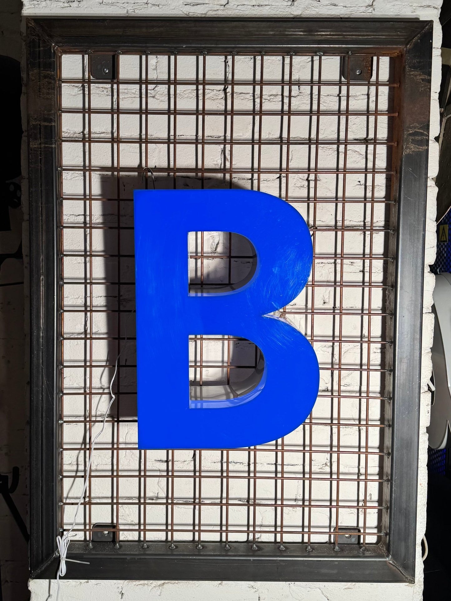 Vintage Leuchtbuchstabe B – Original aus alter Leuchtreklame - goodoldletters