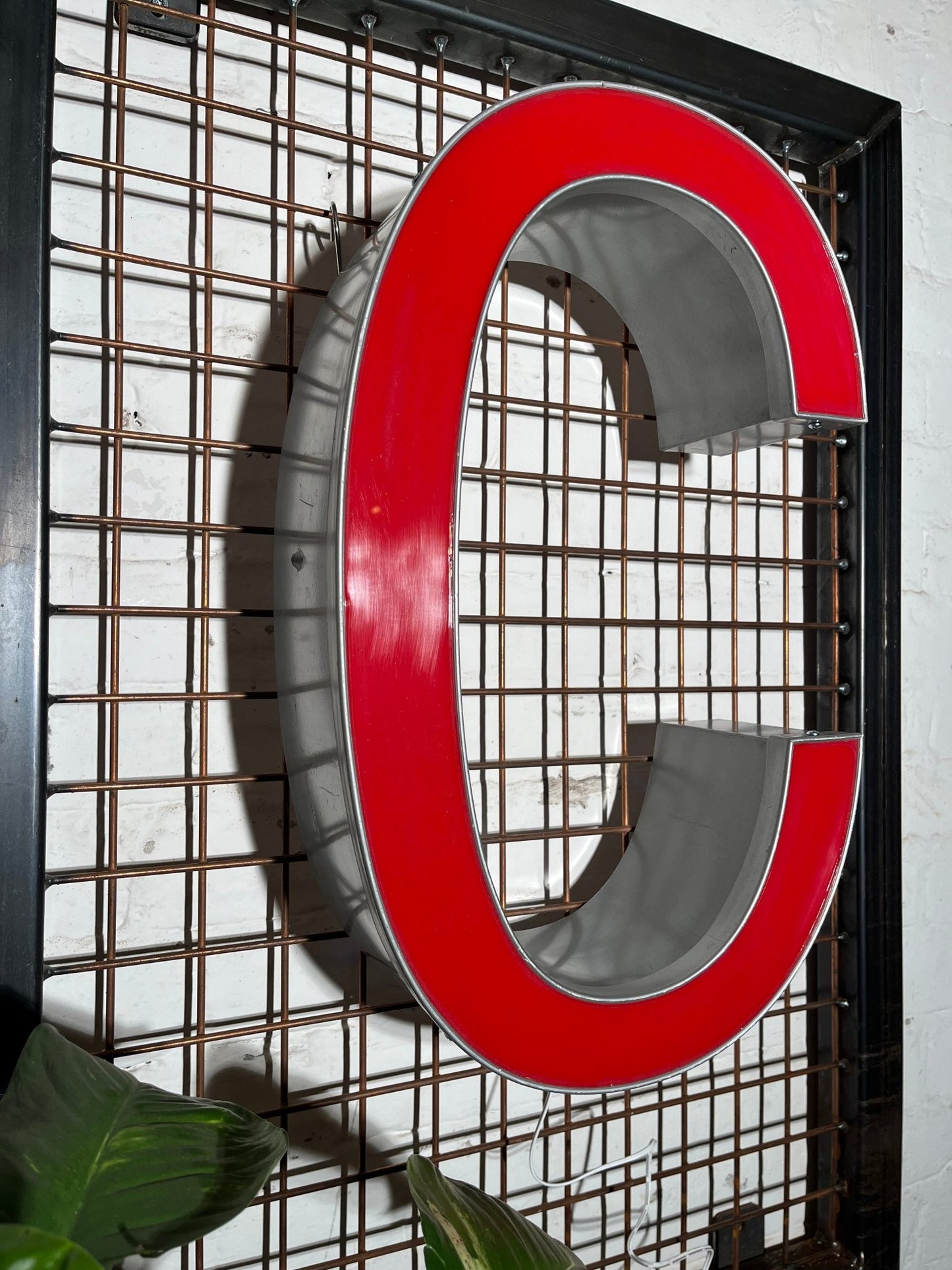 Vintage Leuchtbuchstabe C – Original aus alter Leuchtreklame - goodoldletters