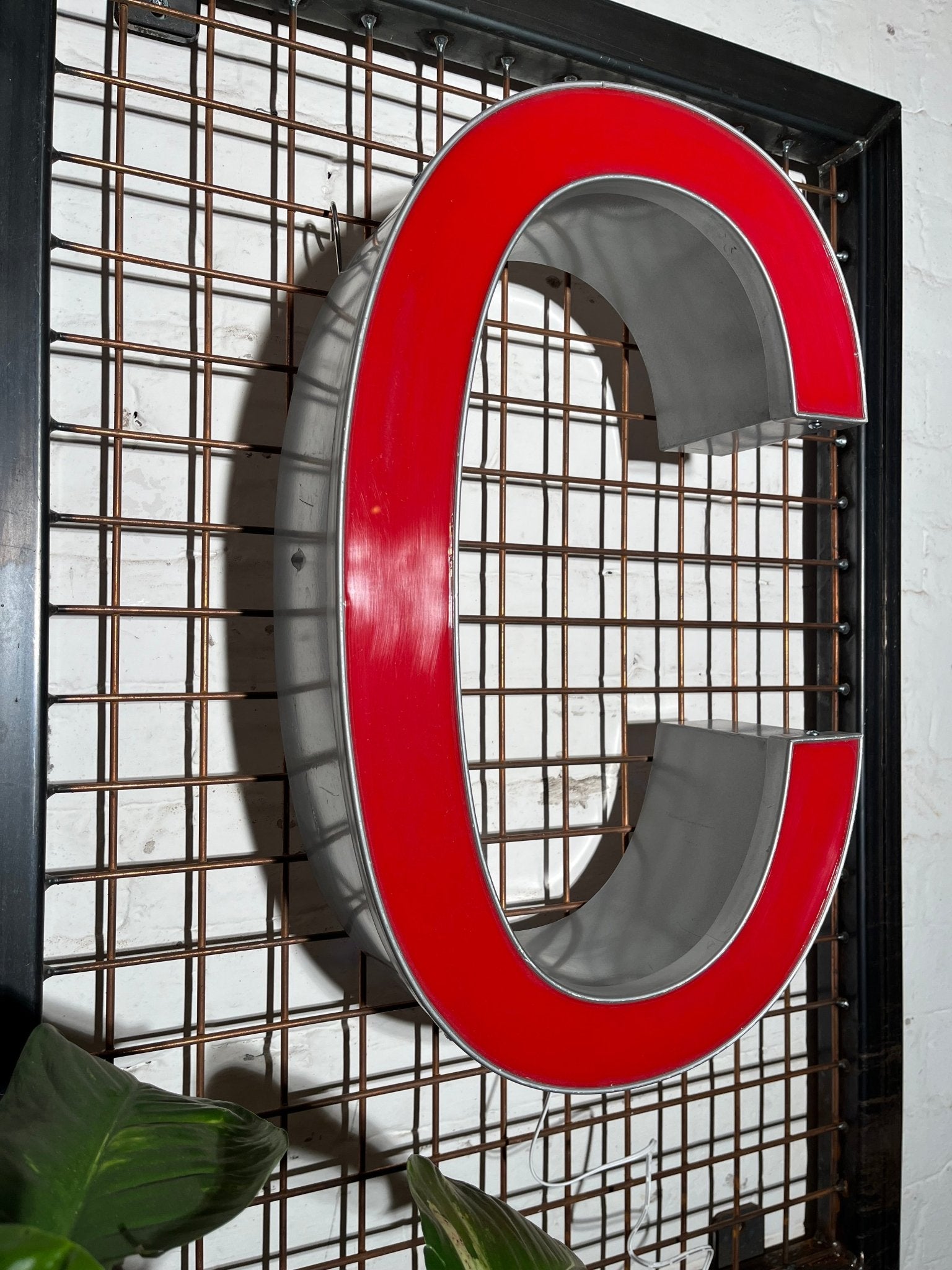 Vintage Leuchtbuchstabe C – Original aus alter Leuchtreklame - goodoldletters