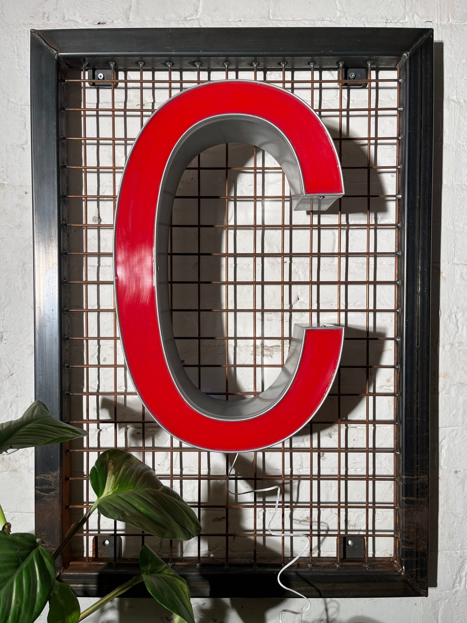 Vintage Leuchtbuchstabe C – Original aus alter Leuchtreklame - goodoldletters