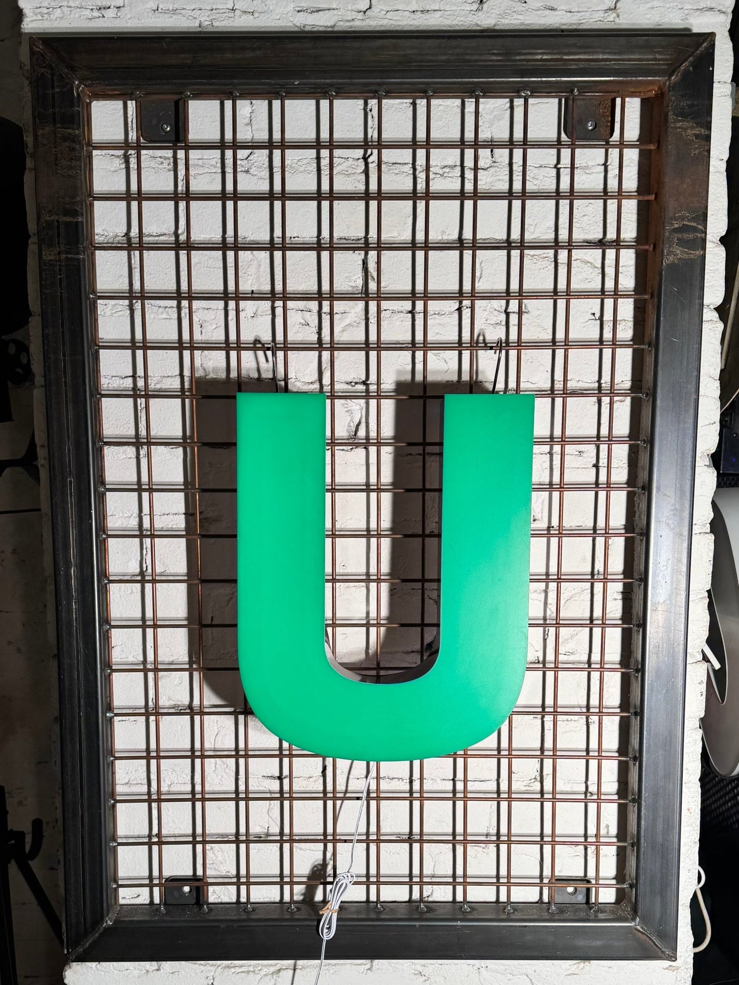 Vintage Leuchtbuchstabe U – Original aus alter Leuchtreklame - goodoldletters