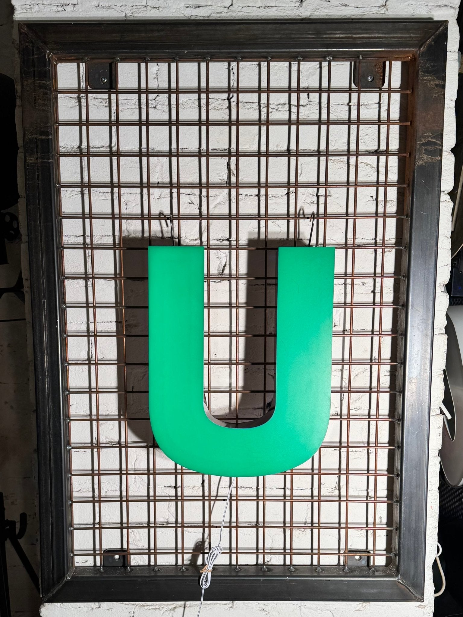 Vintage Leuchtbuchstabe U – Original aus alter Leuchtreklame - goodoldletters