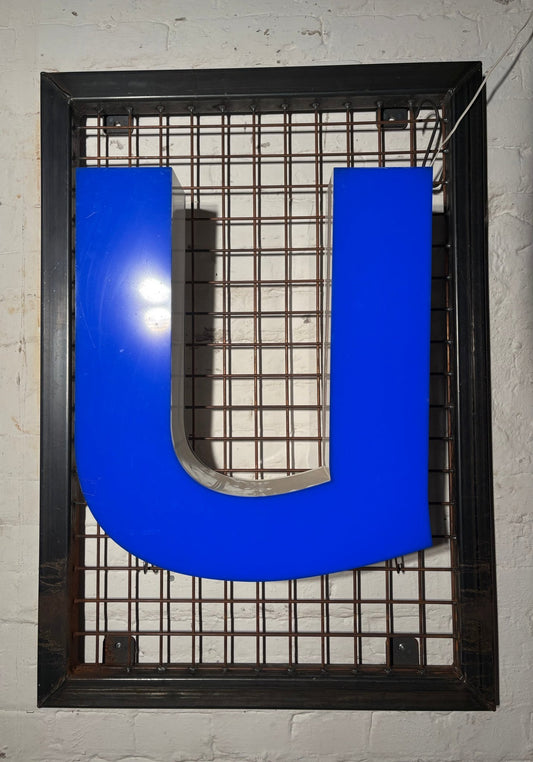 Vintage Leuchtbuchstabe U – Original aus alter Leuchtreklame - goodoldletters
